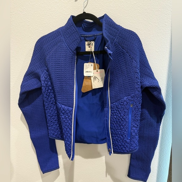 NWT FREE PEOPLE Packable blue athletic runner running outdoor light jacket - Picture 4 of 9